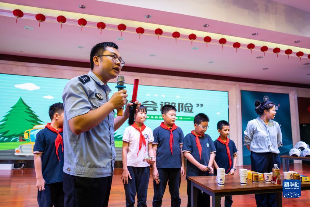 易和棋牌官网